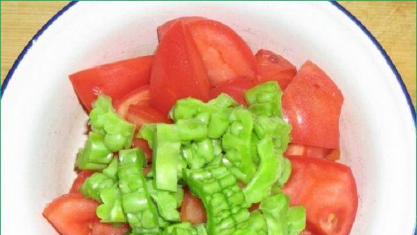 苦瓜饮食禁忌与同食相克（避免食物中毒，健康饮食从点滴开始）