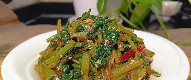 萝卜缨子的功效与作用（探秘萝卜缨子的营养价值与药用功效）