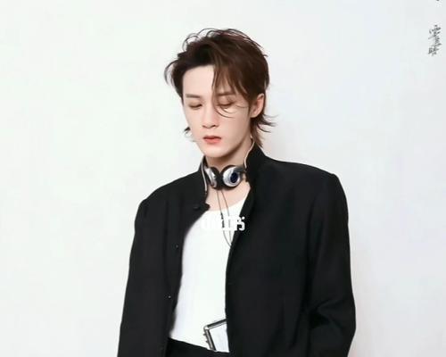 樱花冬天落叶之美（冬日落叶的凄美与深意）